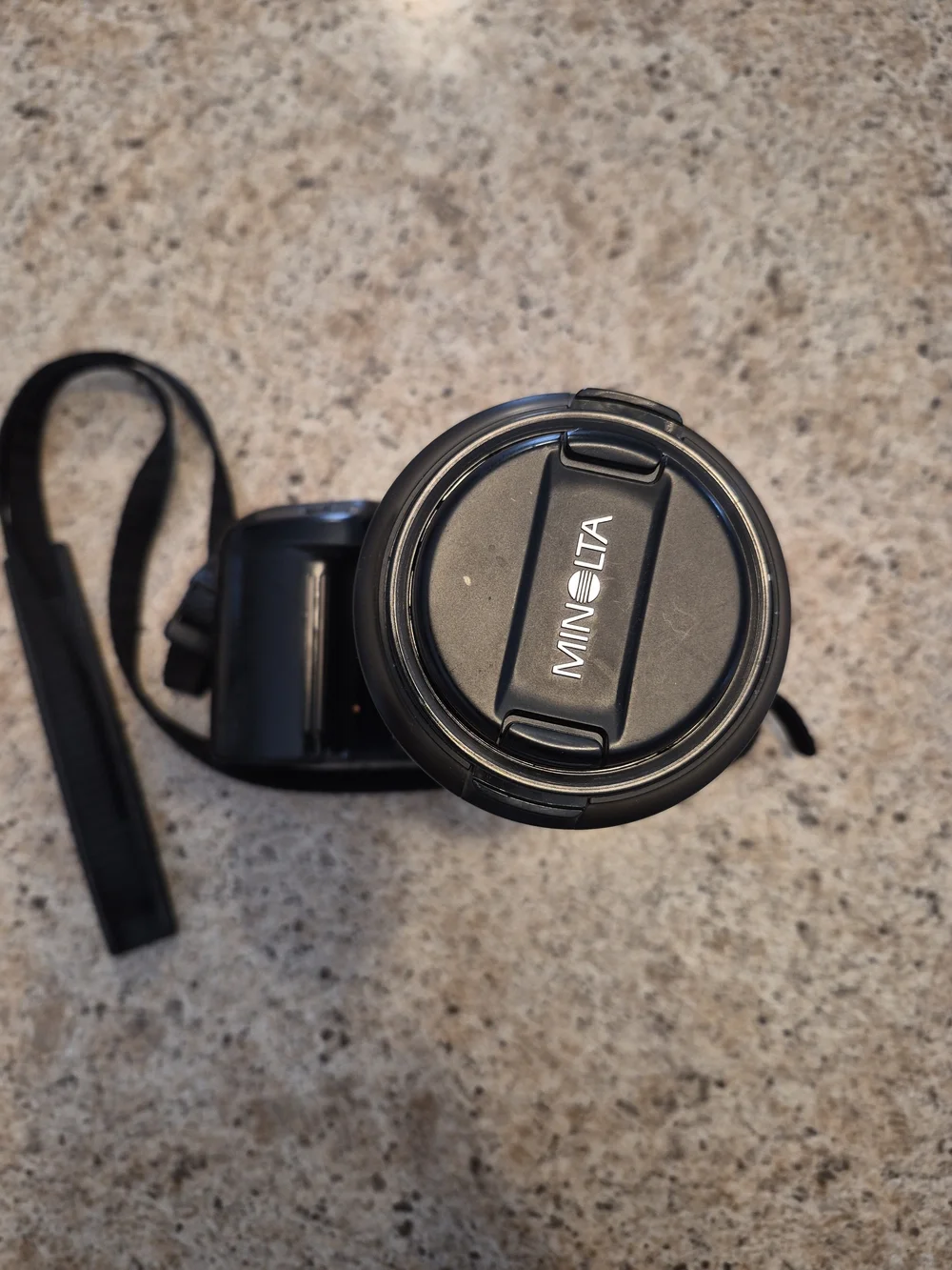 Minolta Maxxum 3Xi Digital Camera Kit in Black with Zoom Lens